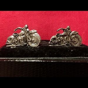 DISCONTINUED Saks Fifth Avenue Cuff Links